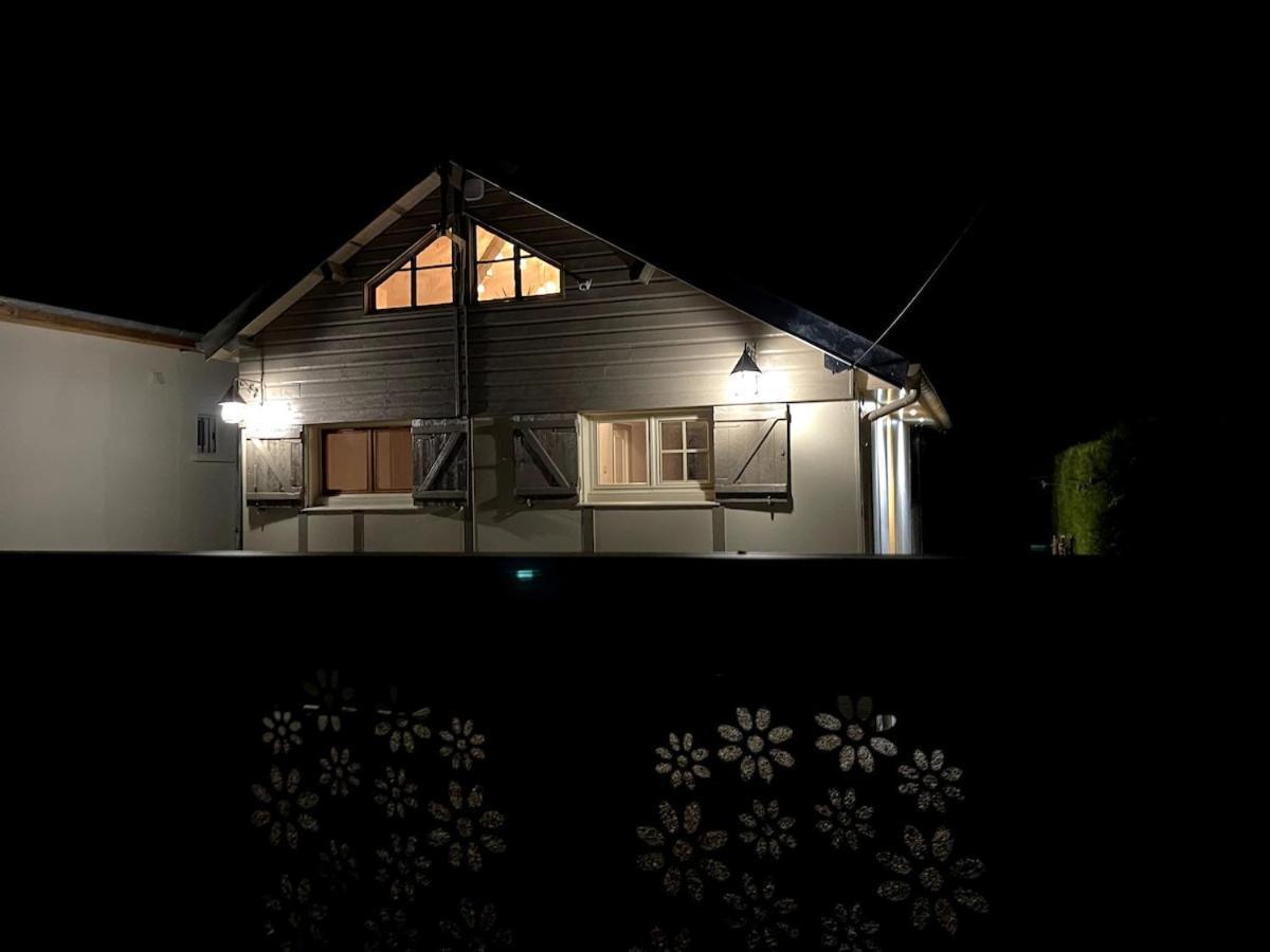 Charmant Chalet En Bord De Seine Saint-Pierre-du-Vauvray Exterior foto